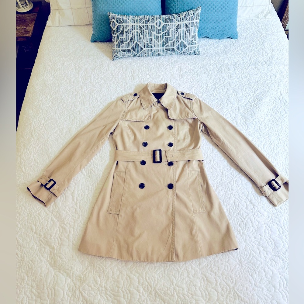 Banana Republic Trench Coat - Small - PERFECT CONDITION